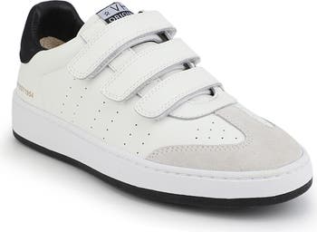 Ease Sneaker