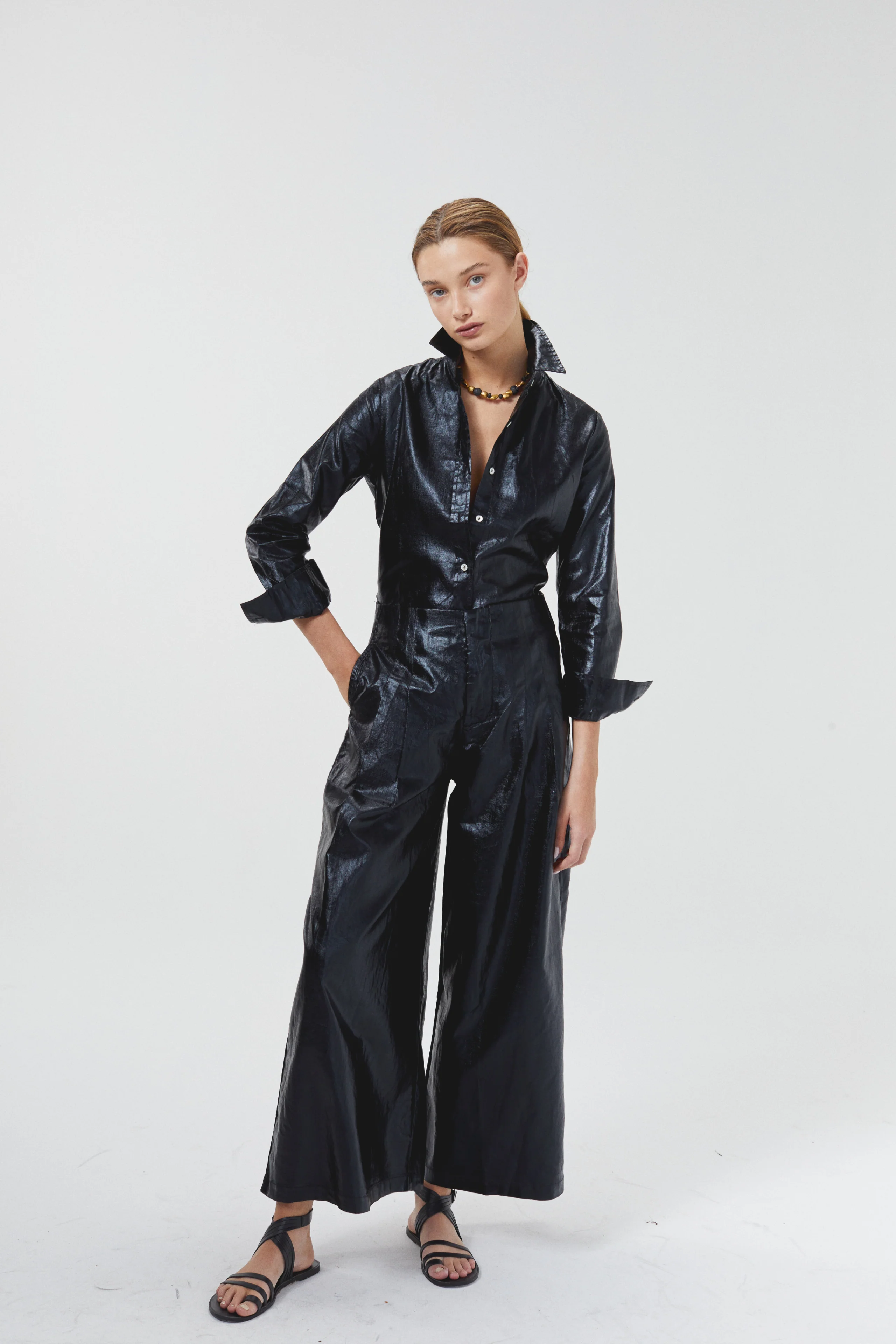 LANHTROPY Culotte Metallic Linen Pant in Black 