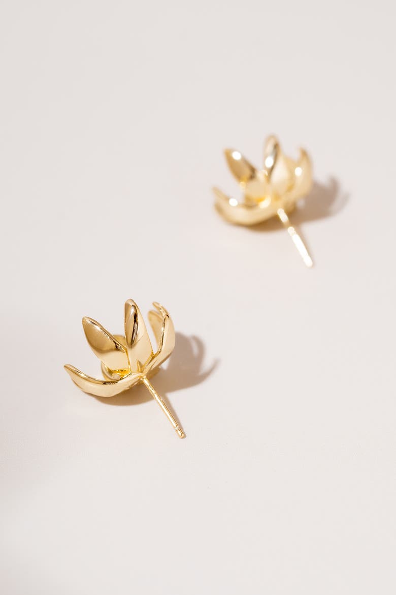 Full Bloom Studs, Alternate, color, Gold