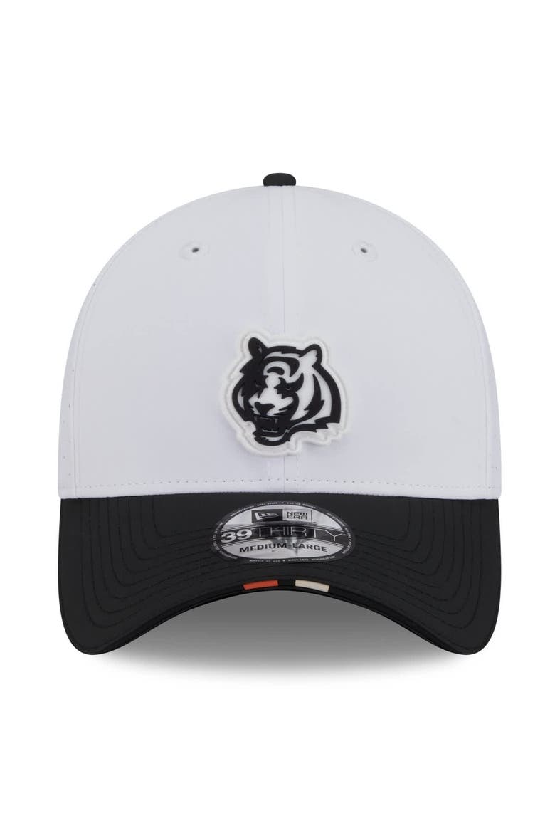 Men's New Era  White/Black Cincinnati Bengals 2025 NFL Training Camp 39THIRTY Flex Hat, Alternate, color, White