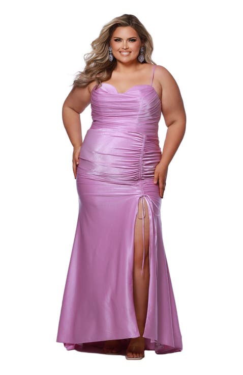 Sweetheart Neckline Ruched Slim Fitted Plus Size Gown