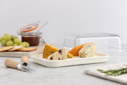 Kilner Fresh Cheese Storage Box With Ceramic Base In Transparent