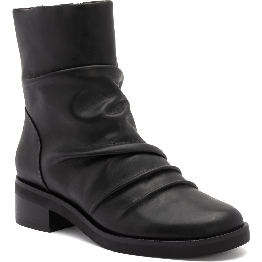 Abeo Traverse Scrunch Boot In Black - Regular