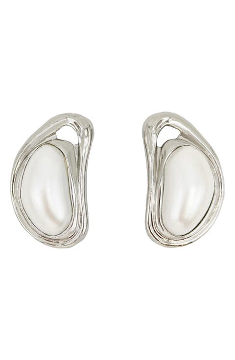 Vaila Stud Earrings
