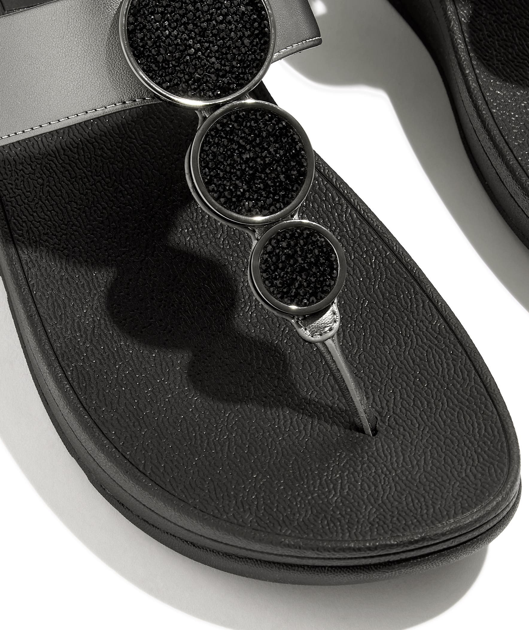 FitFlop Halo Bead Circle Met Sandal, Alternate, color, Pewter Black