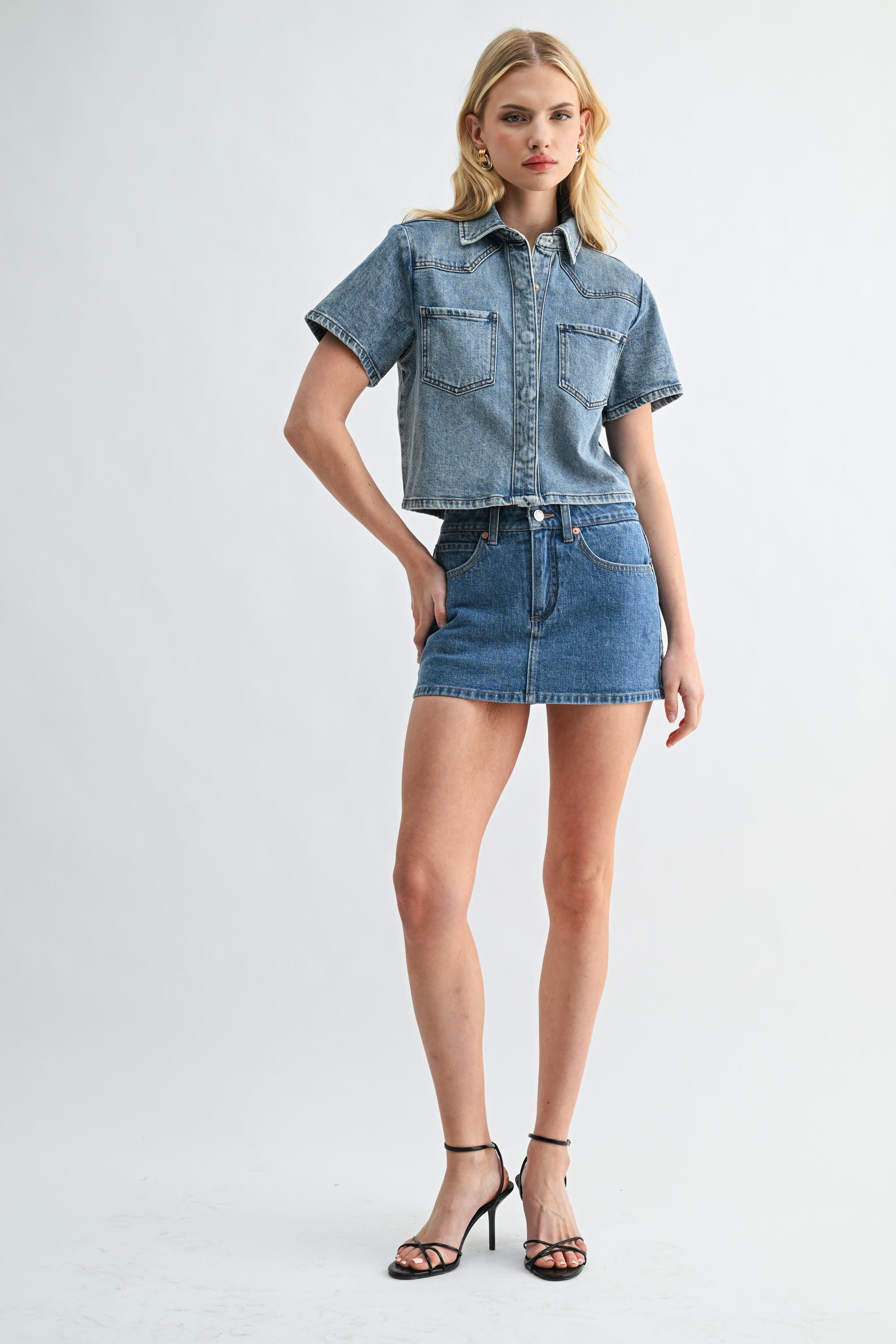 The Muse Mini-Shirt Medium Wash - image 2