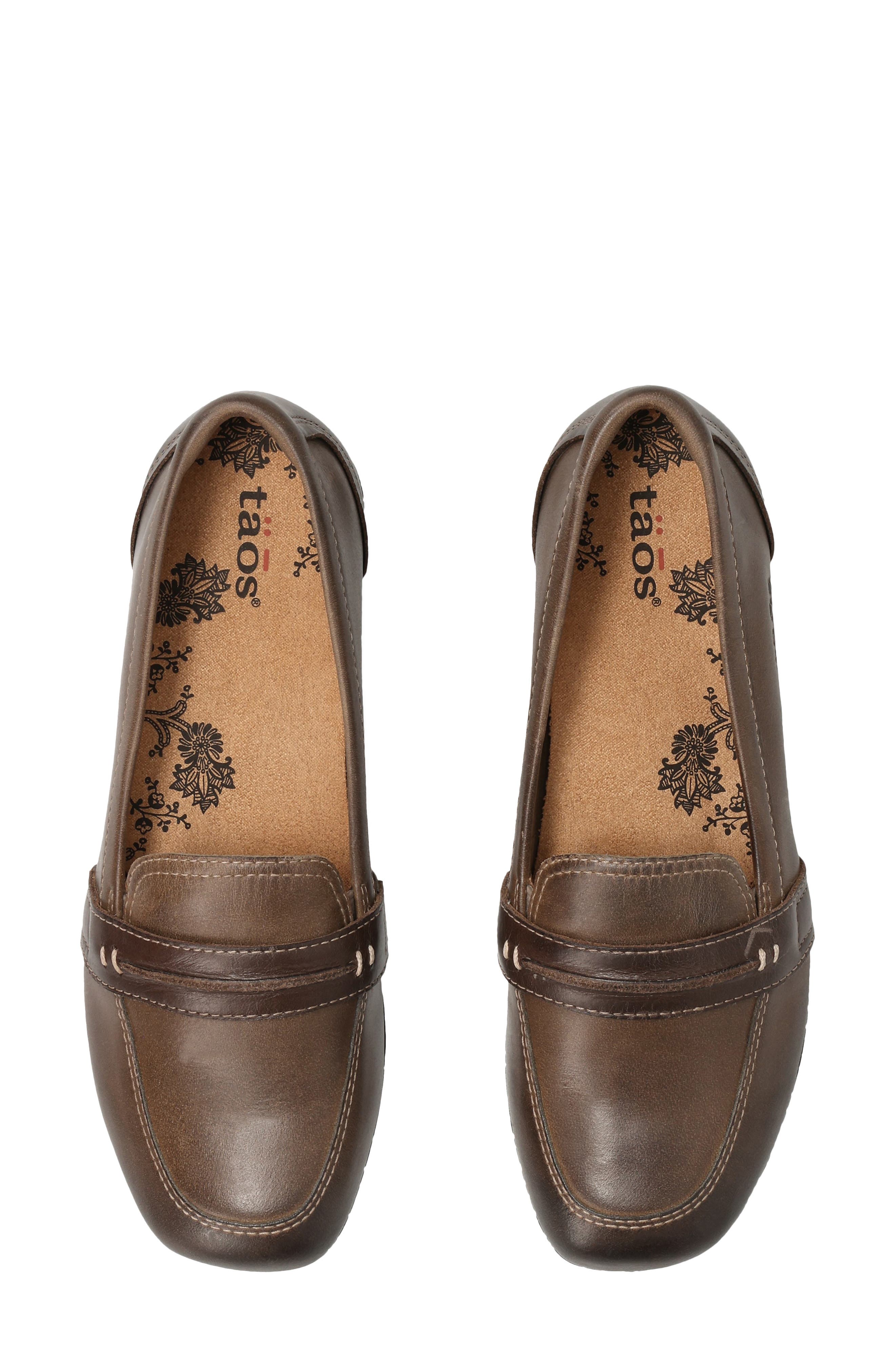Gabby Loafer, Alternate, color, DARK OLIVE/ MOCHA MULTI