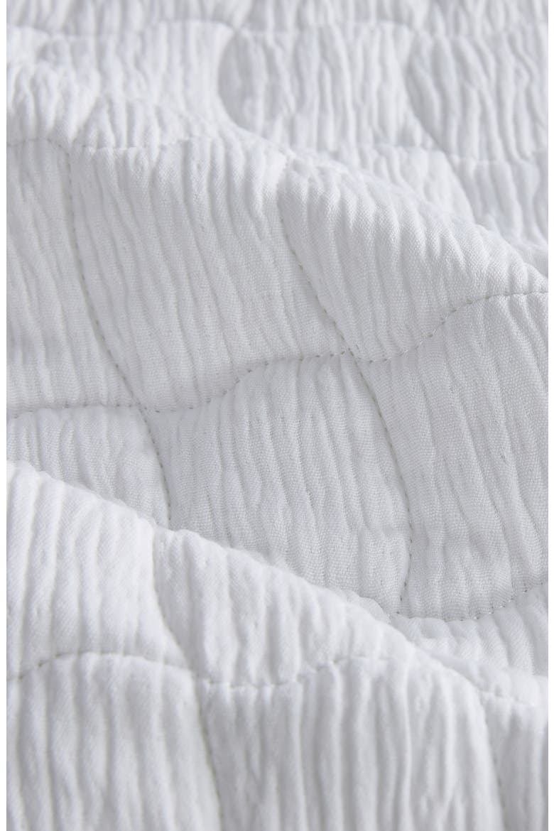 Wave Stitched Quilt Set, Alternate, color, WHITE