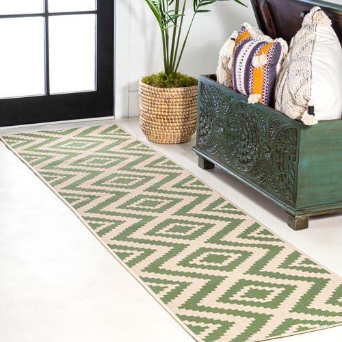 Jonathan Y Sintra Diamond Indoor/outdoor Area Rug In Green/cream