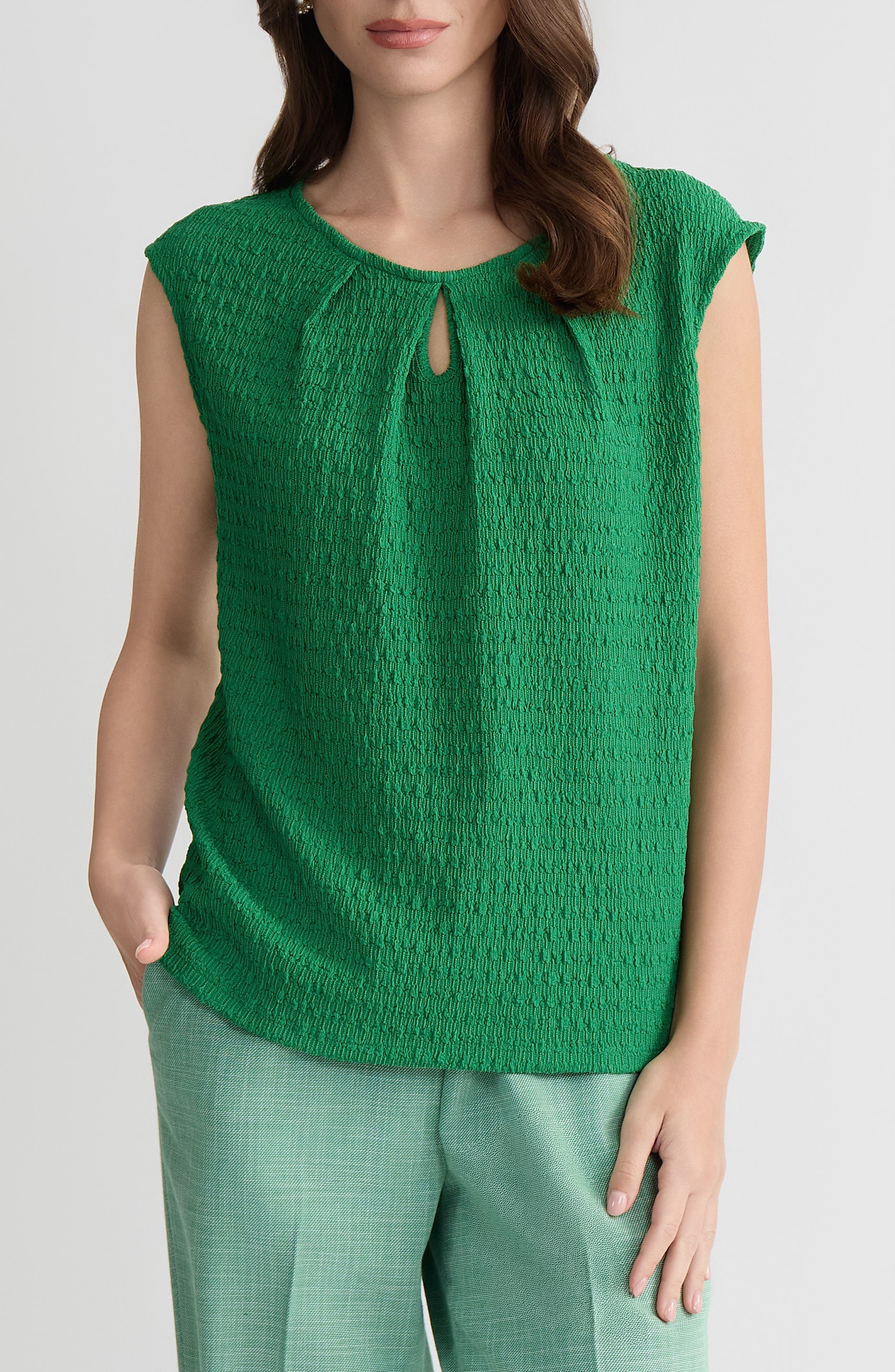 LUSH GREEN