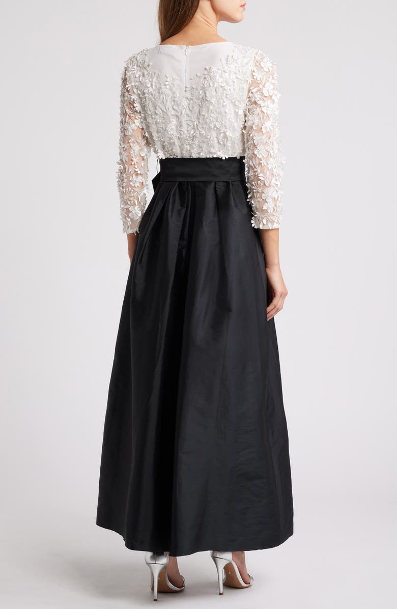 Pisarro Nights 3D Floral Bodice Beaded Gown, Alternate, color, Black/ White