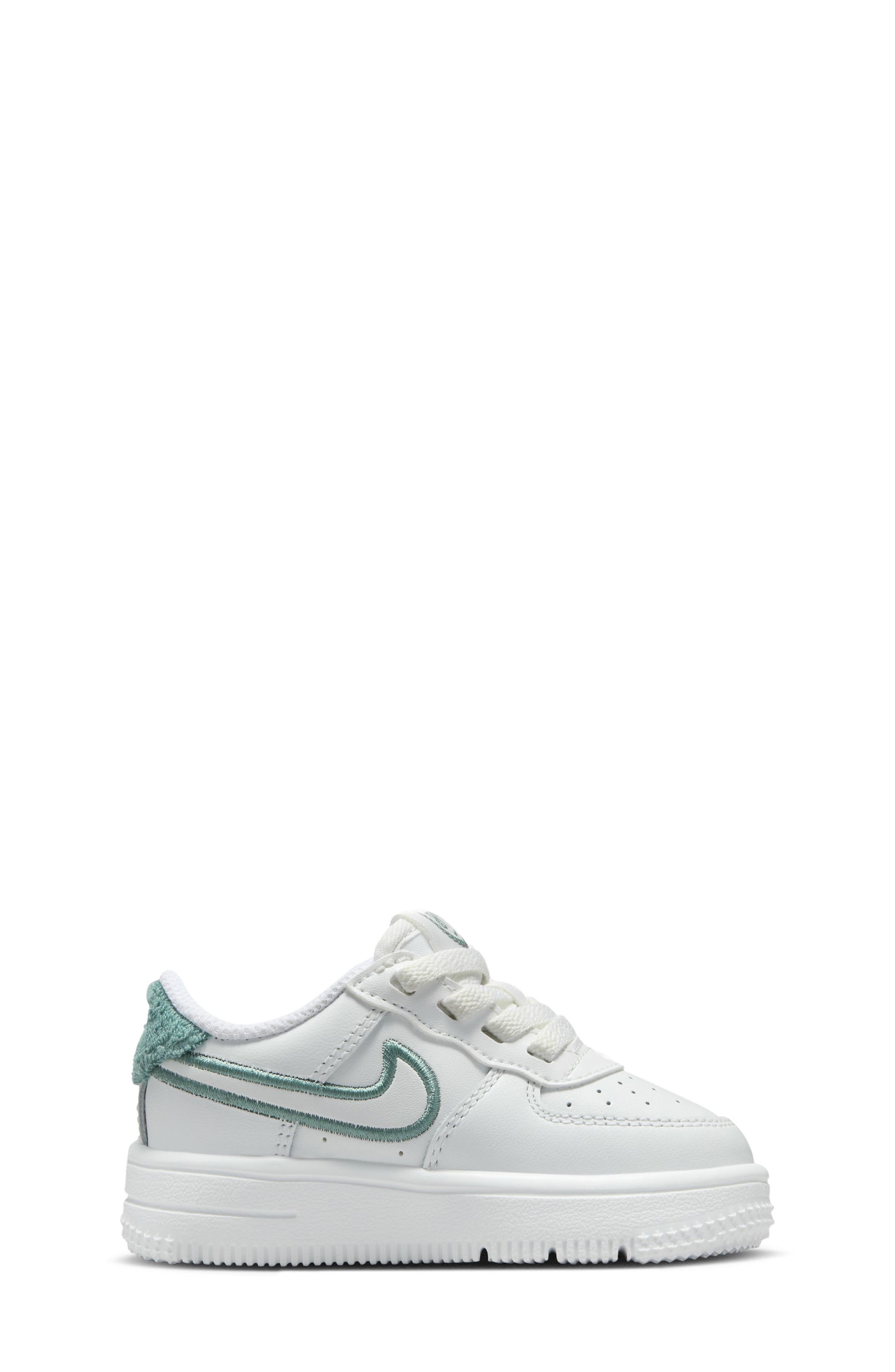 Nike Kids' Air Force 1 Low LV8 EasyOn Sneaker, Alternate, color, 