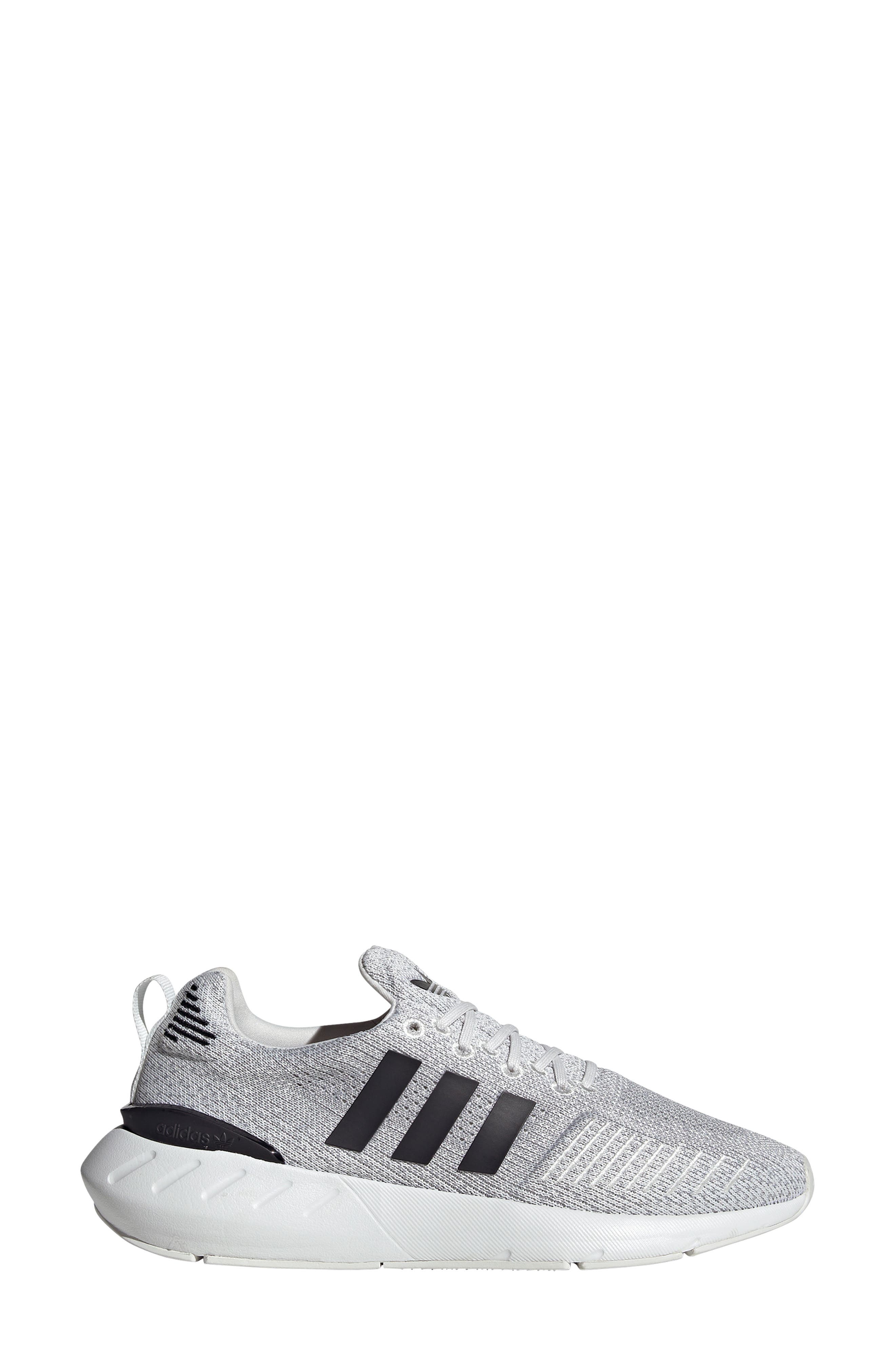 Swift Run 22 Running Shoe, Alternate, color, CRYSTAL WHITE/BLACK/GREY TWO