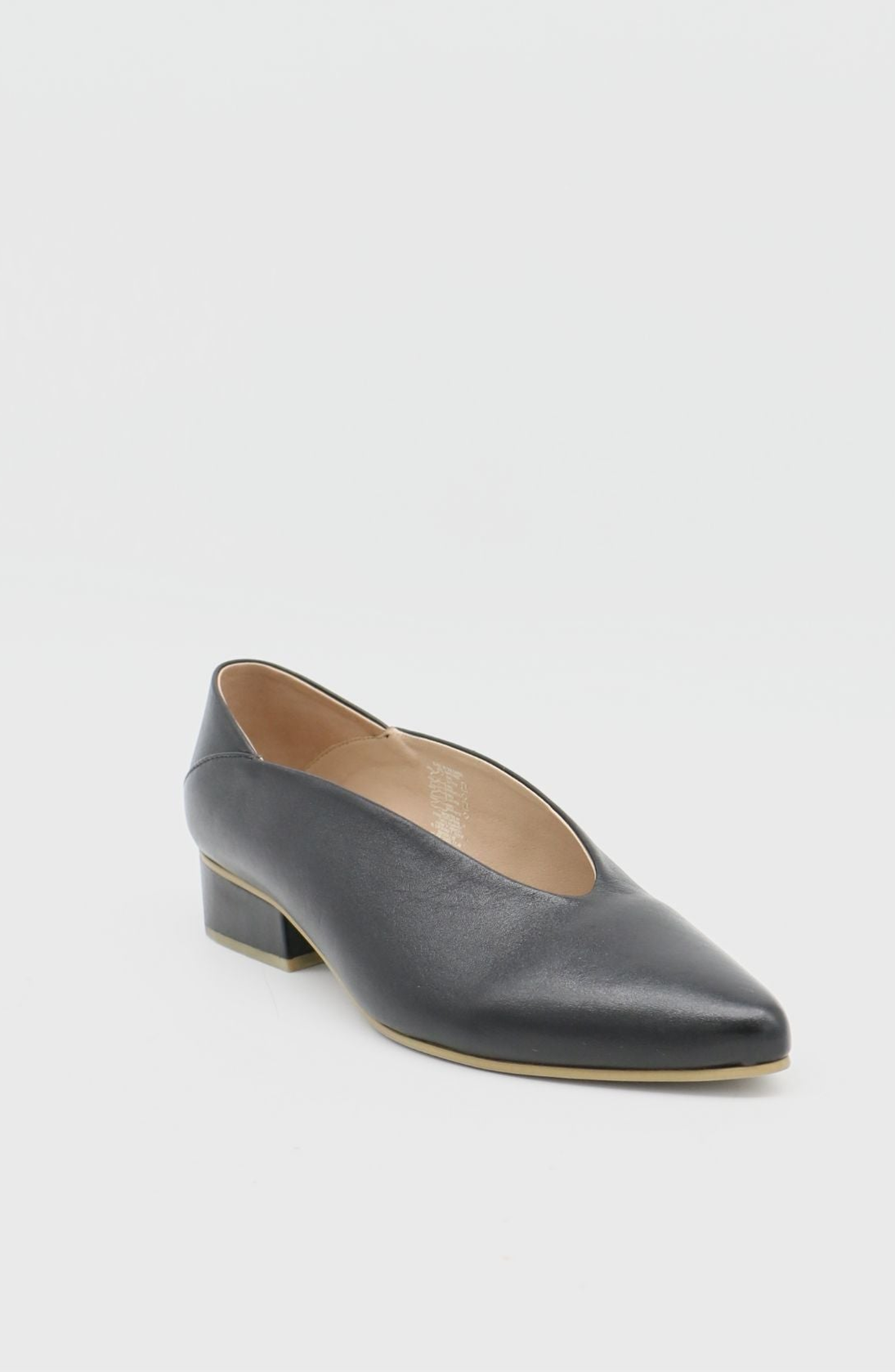 Lascito Slip On Loafers, Alternate, color, Black