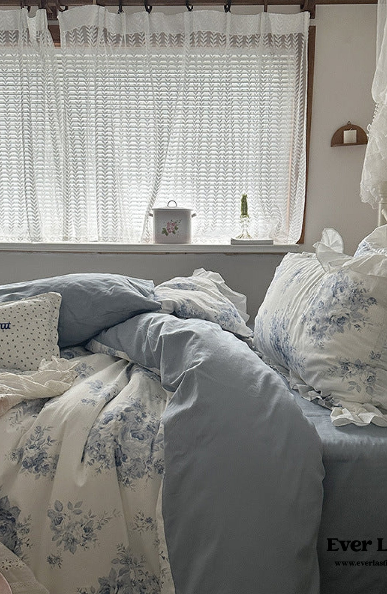 Ever Lasting French Ruffle Floral Bedding Set, Alternate, color, Blue Floral / Flat