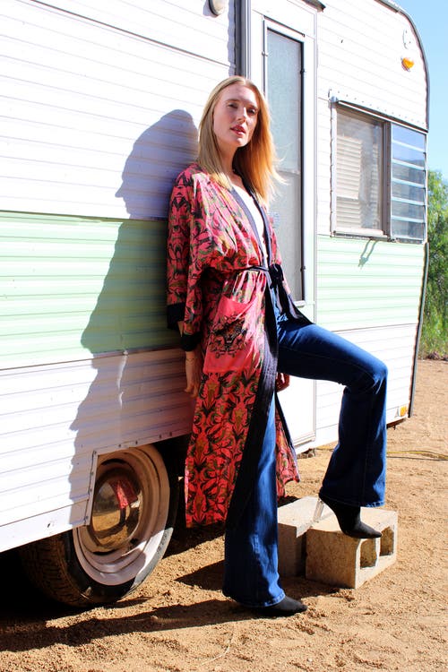Henelle Duster Robe In Hollywood & Vine