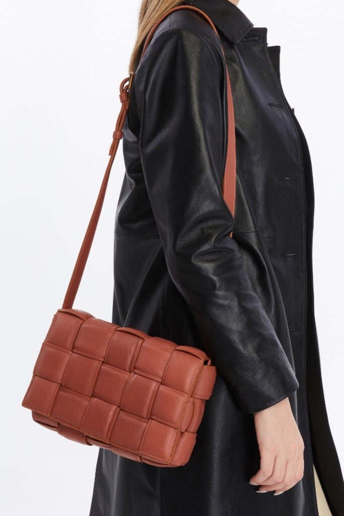 FURNIQ UK Hoxton Woven Suede Handbag, Alternate, color, Cognac Brown