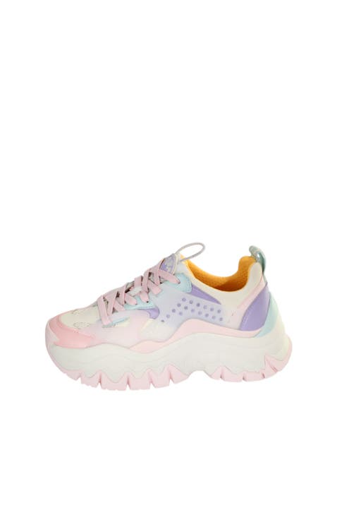 Trail Sneaker