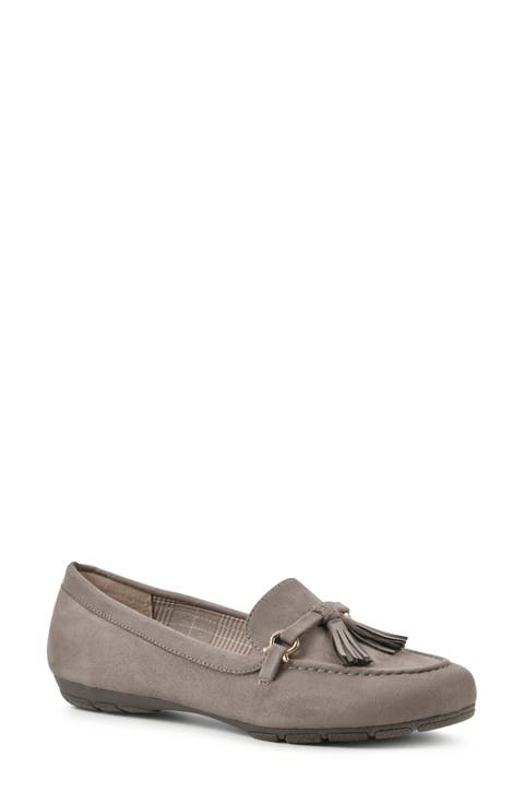 Gush Tassel Loafer - Wide Width Available (Women)