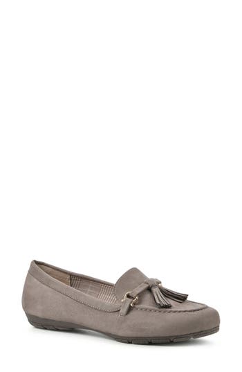 Cliffs By White Mountain Gush Tassel Loafer In Gray