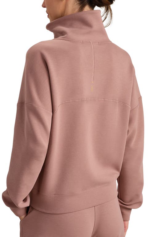 Rhone Dreamglow Half Zip In Pink