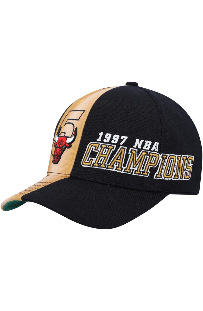 Mitchell & Ness Men's Mitchell & Ness Black Chicago Bulls Hardwood Classics 1997 NBA Champions Stretch Snapback Hat, Main, color,