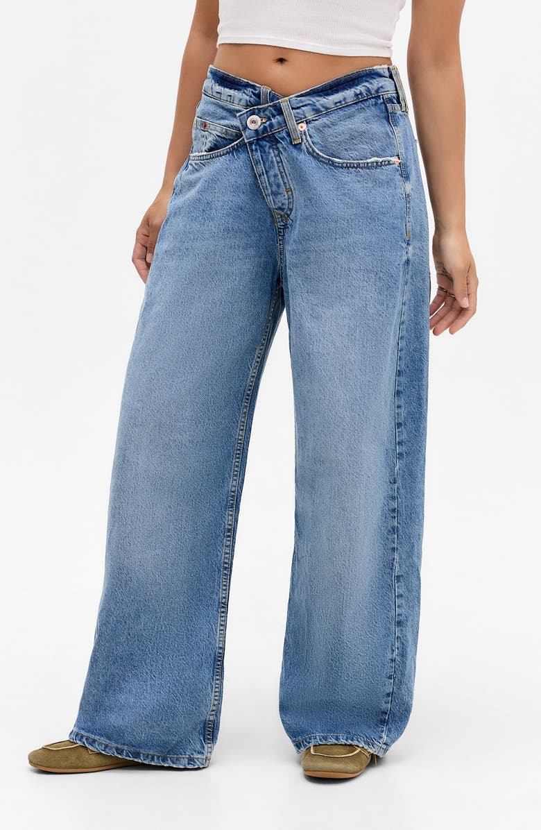 BDG Urban Outfitters Jaya Crossover Waist Baggy Wide Leg Jeans, Main, color, 