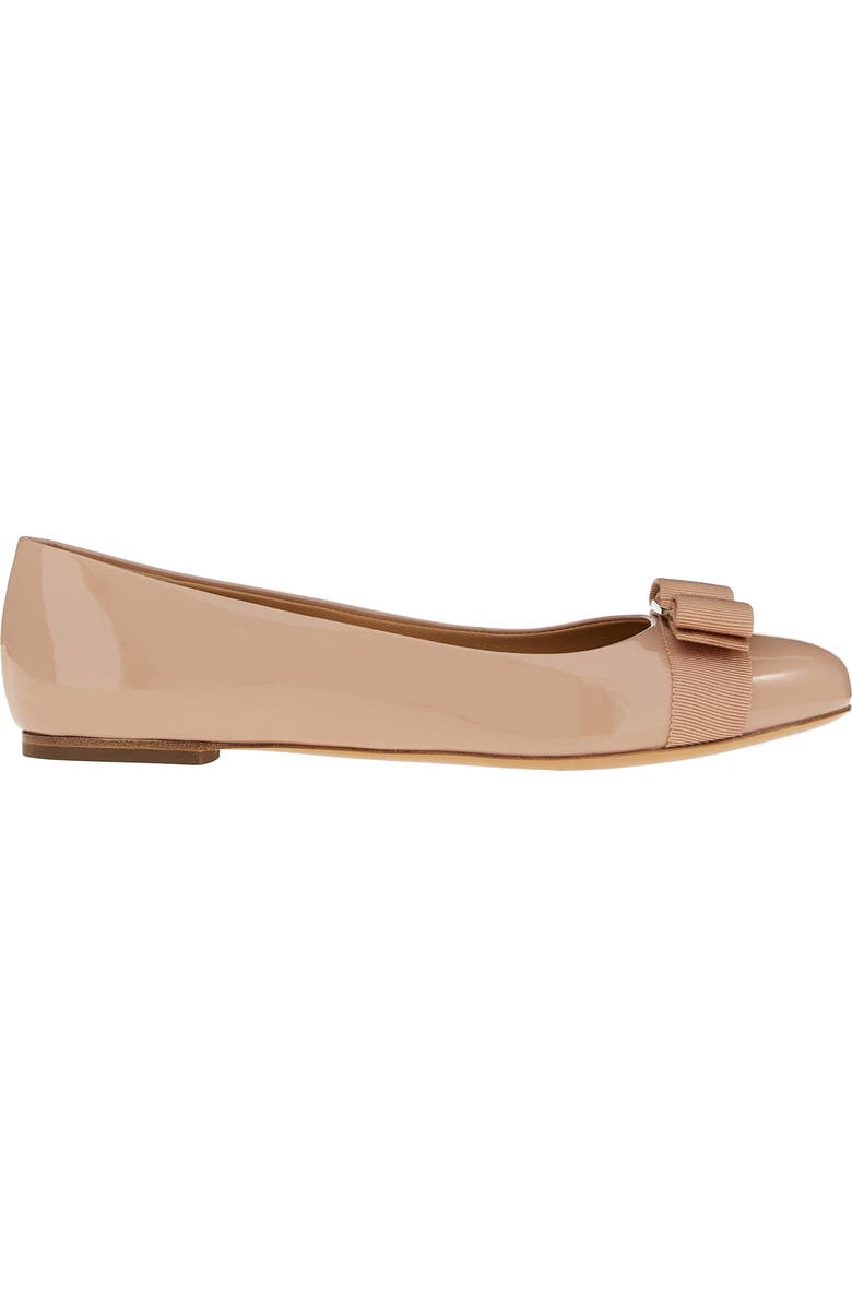 https://n.nordstrommedia.com/it/3565edb9-596f-4e45-a393-b5a5fc45bf94.jpeg?crop=pad&trim=color&w=780&h=1196