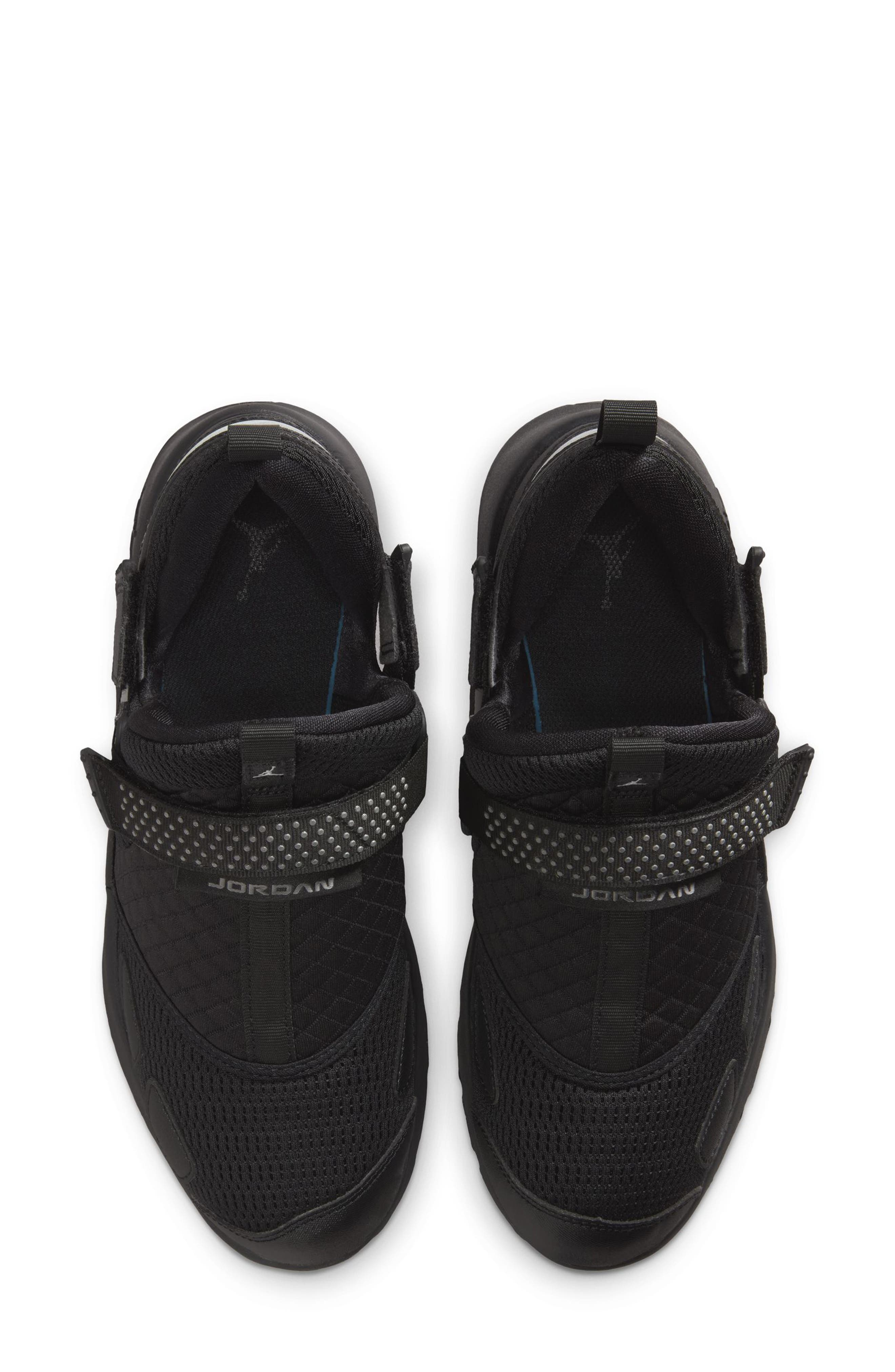 Nike Trunner LX Sneaker, Alternate, color, 