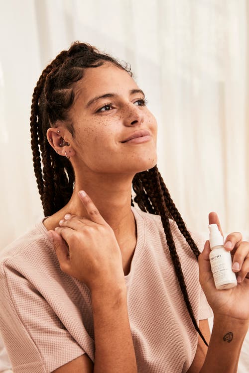 Cuccio Cooling Temple Spot Therapy In White
