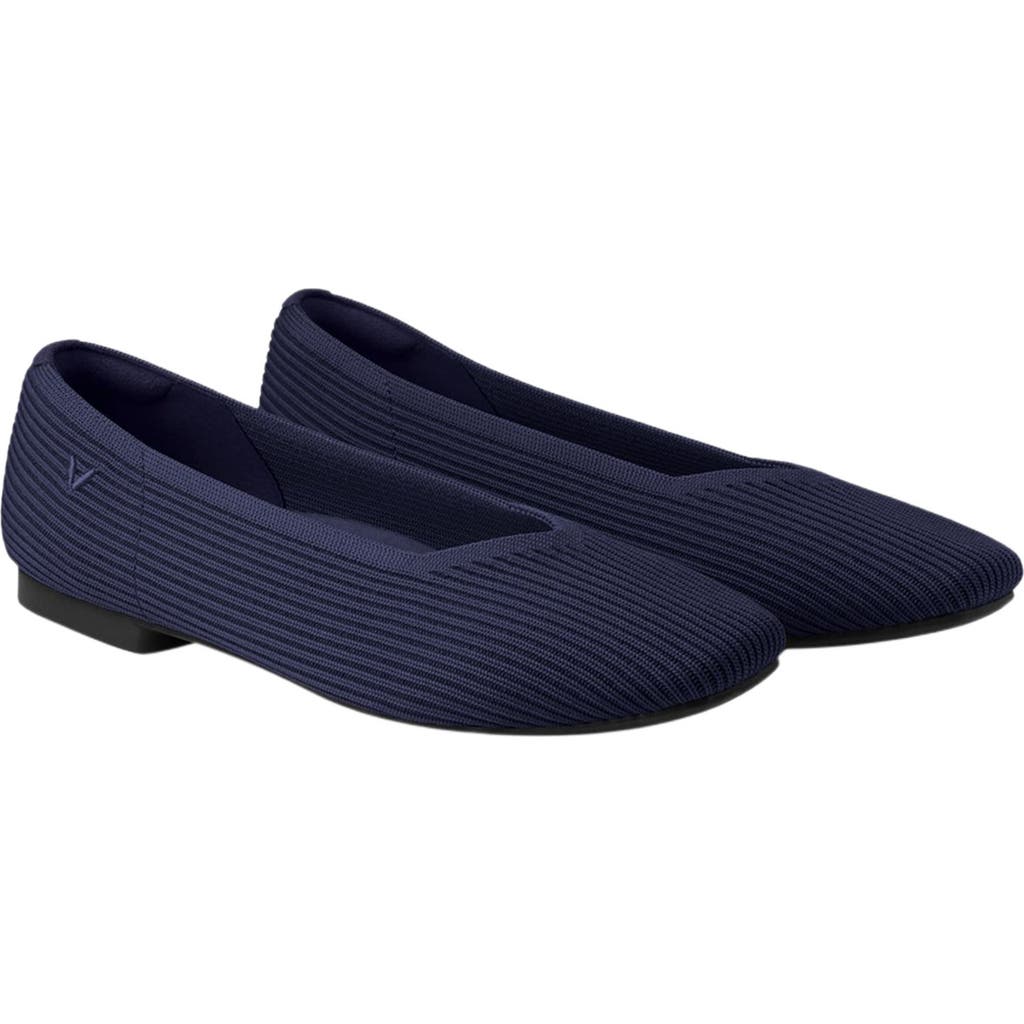 Vivaia Square-toe V-cut Flats