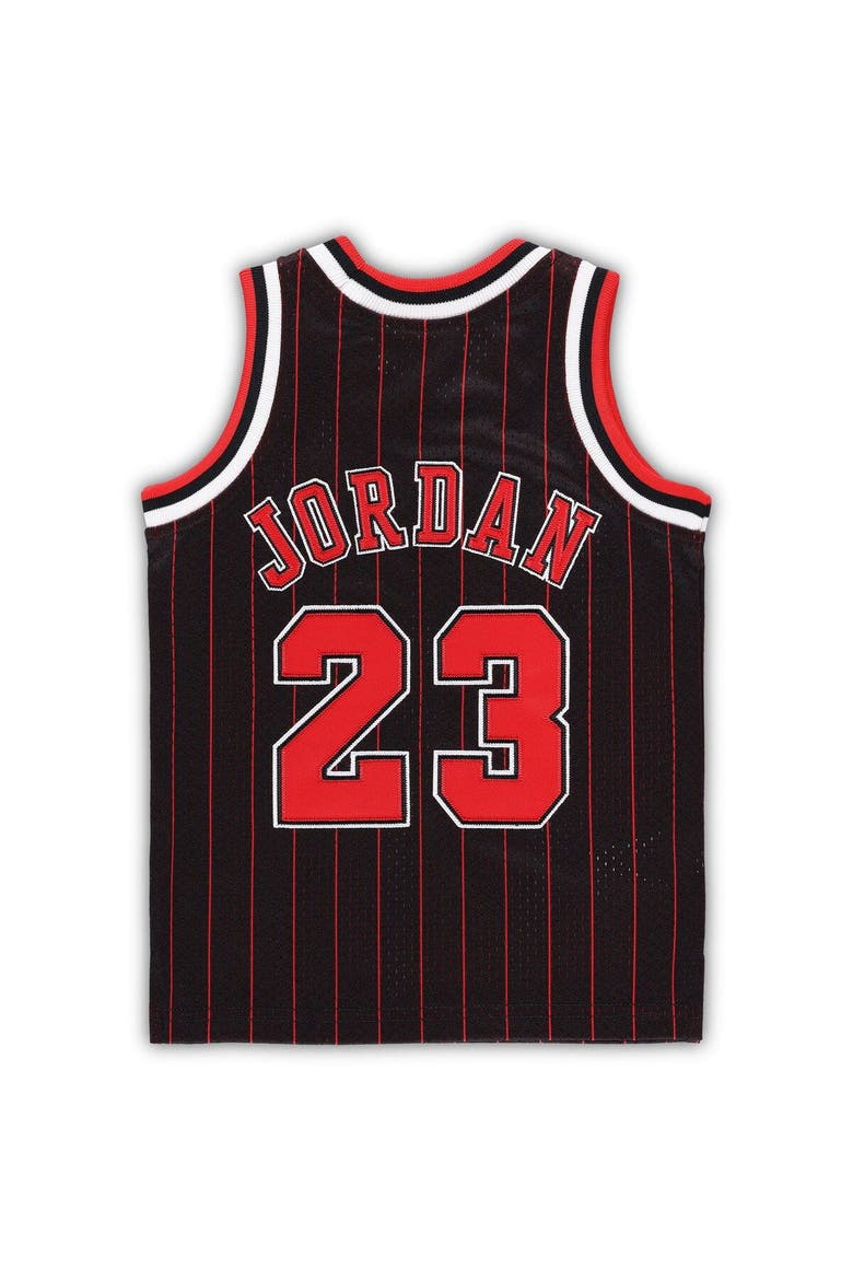 Infant Mitchell & Ness Michael Jordan Black Chicago Bulls 1996/97 Hardwood Classics Authentic Jersey, Alternate, color, Black