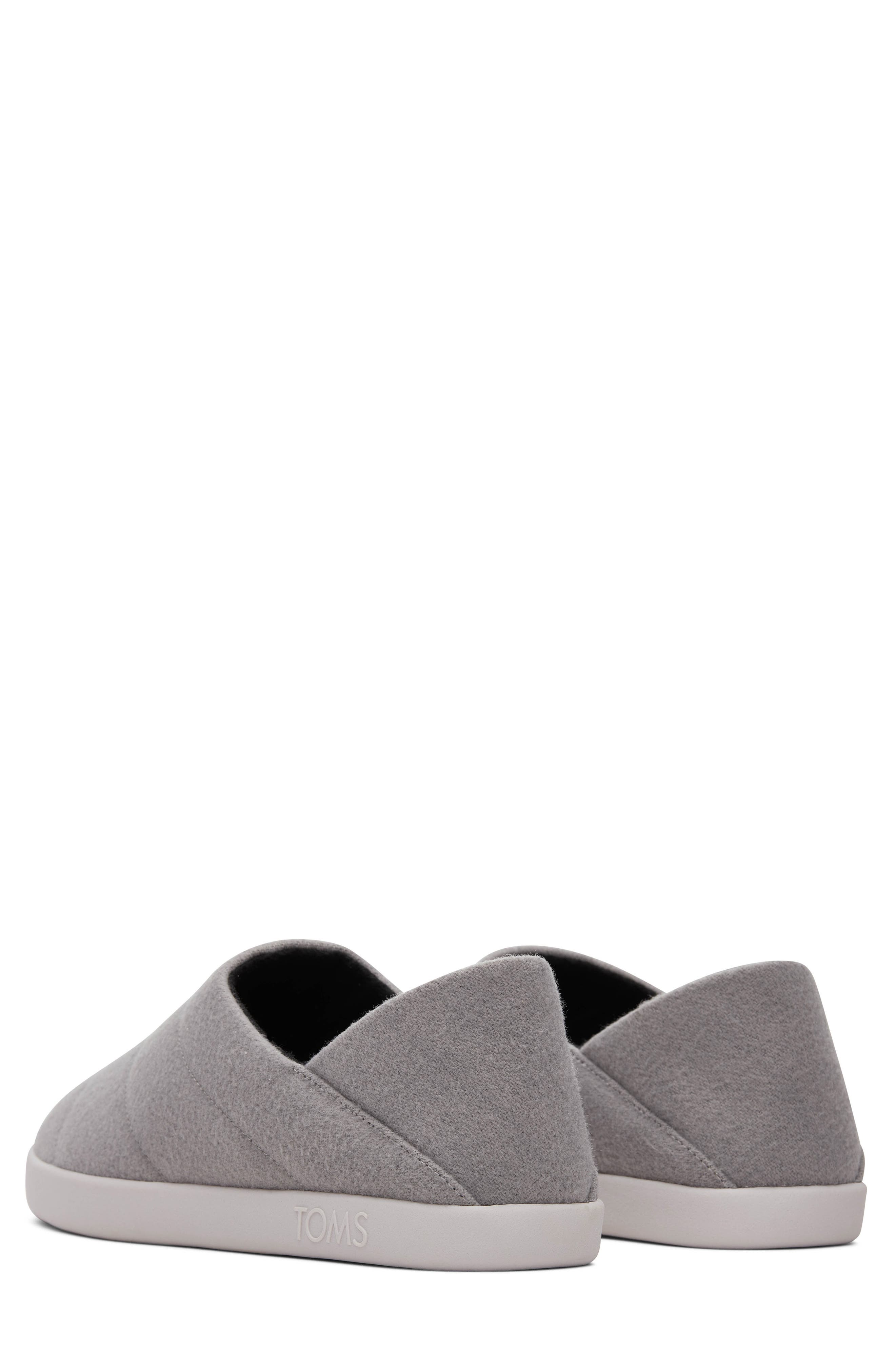 Ezra Slipper, Alternate, color, GREY