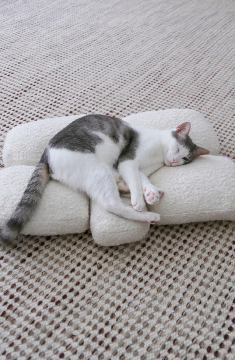 Catenary Bouclé Pebble Cat Bed, Alternate, color, White