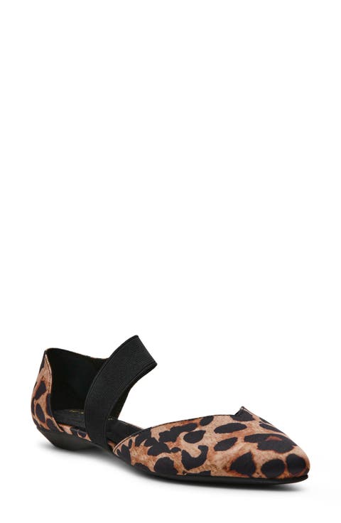 Oksanna Pointed Toe Flat (Women)