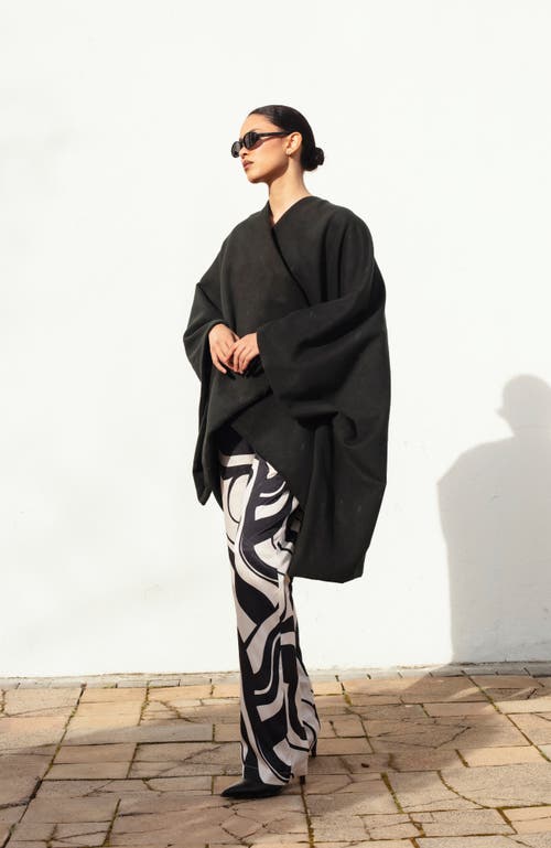 Diarrablu Wrap Cape In Solid Black