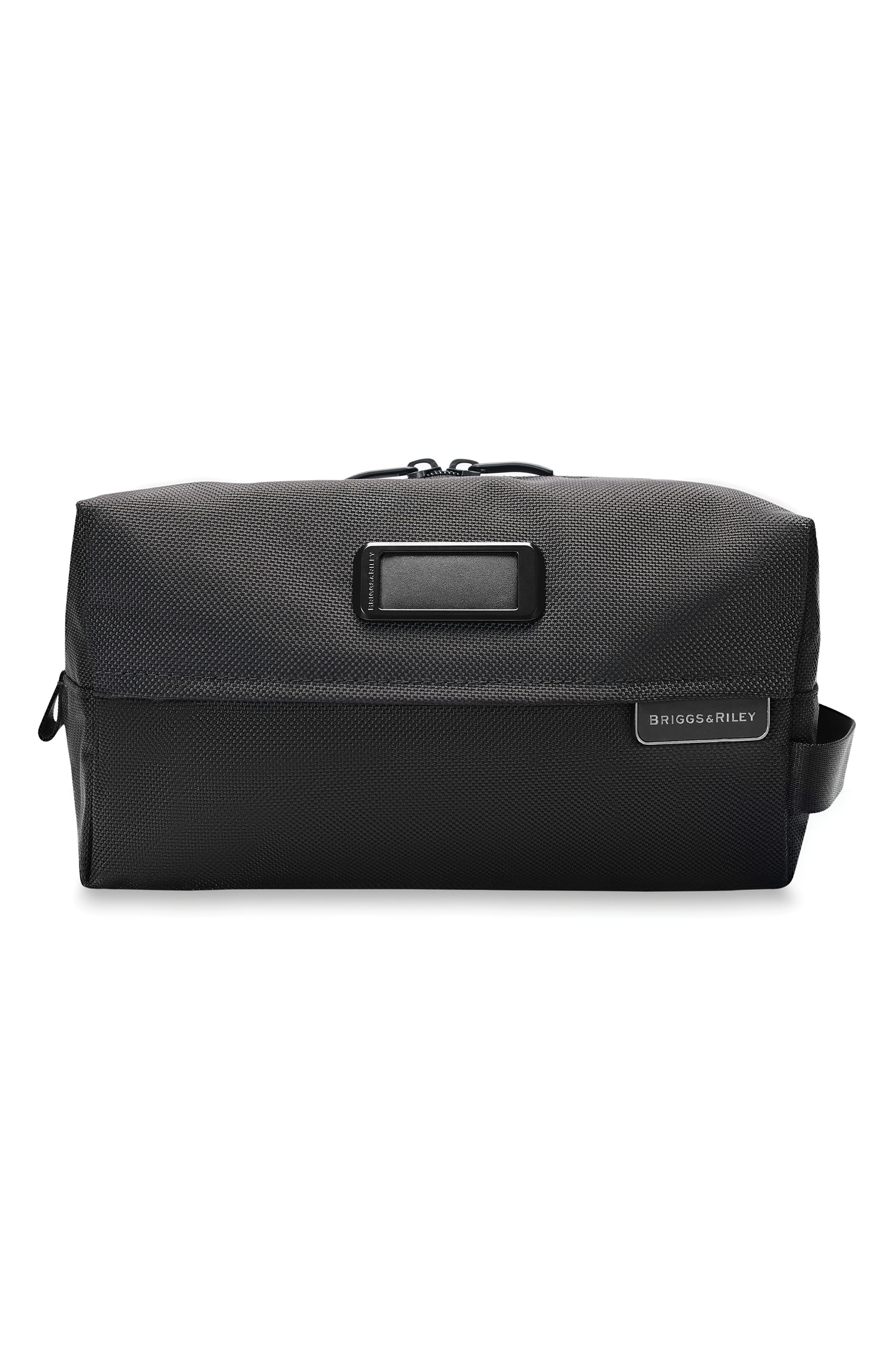 Briggs & Riley Baseline Everyday Essentials Dopp Kit in Black 