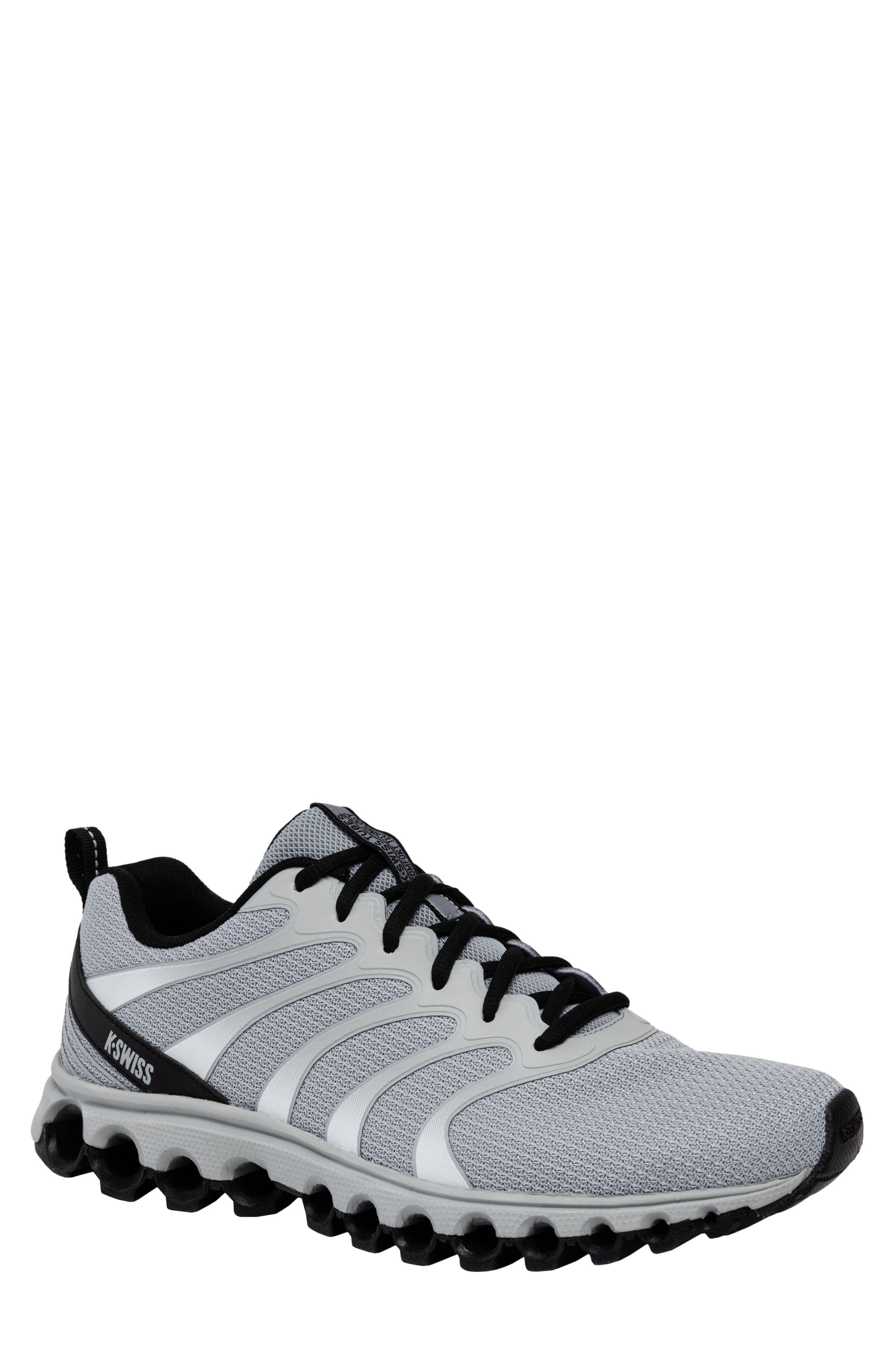 Tubes 220 Running Shoe