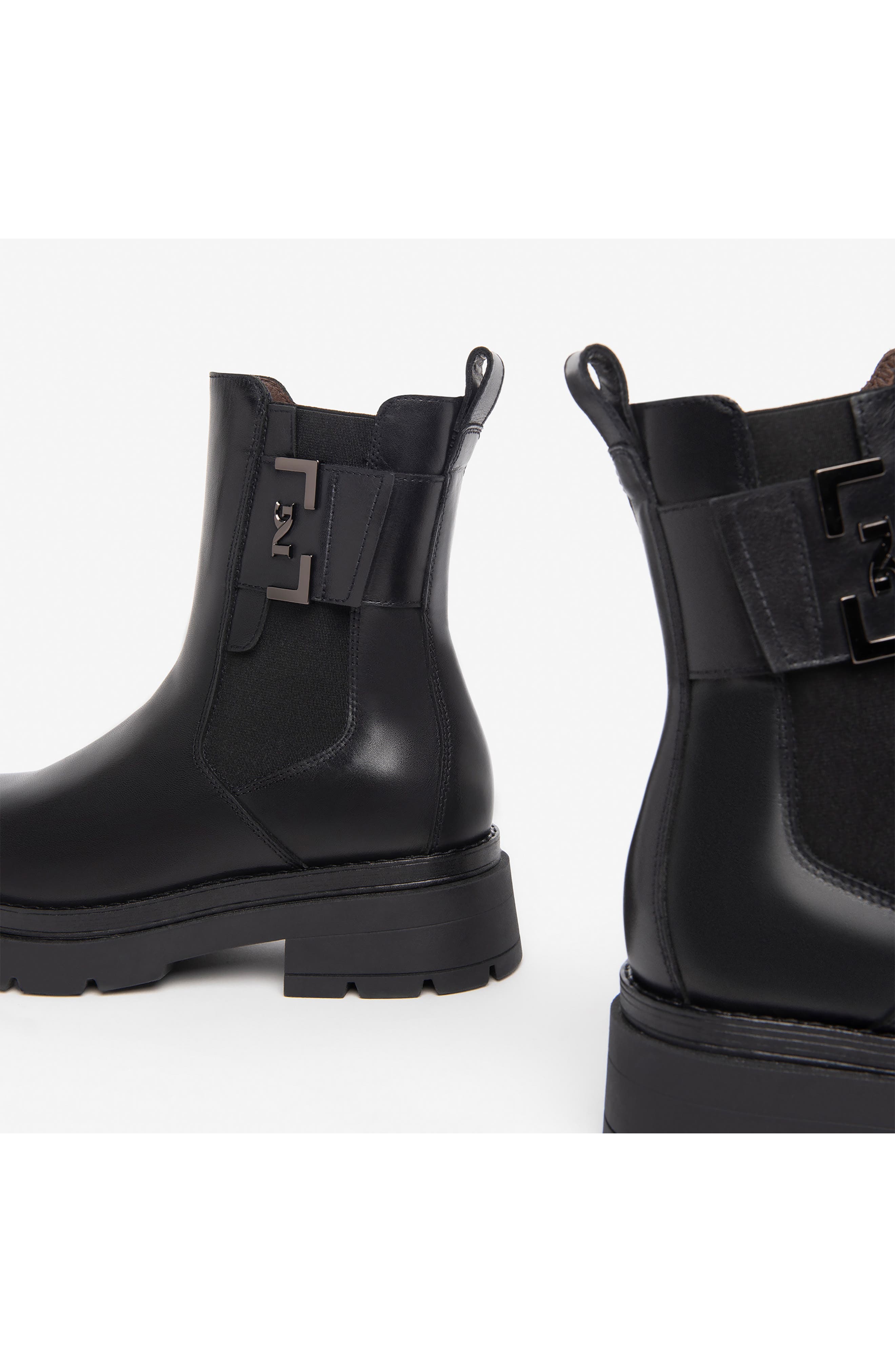 NeroGiardini Logo Plate Lug Sole Chelsea Boot, Alternate, color, 