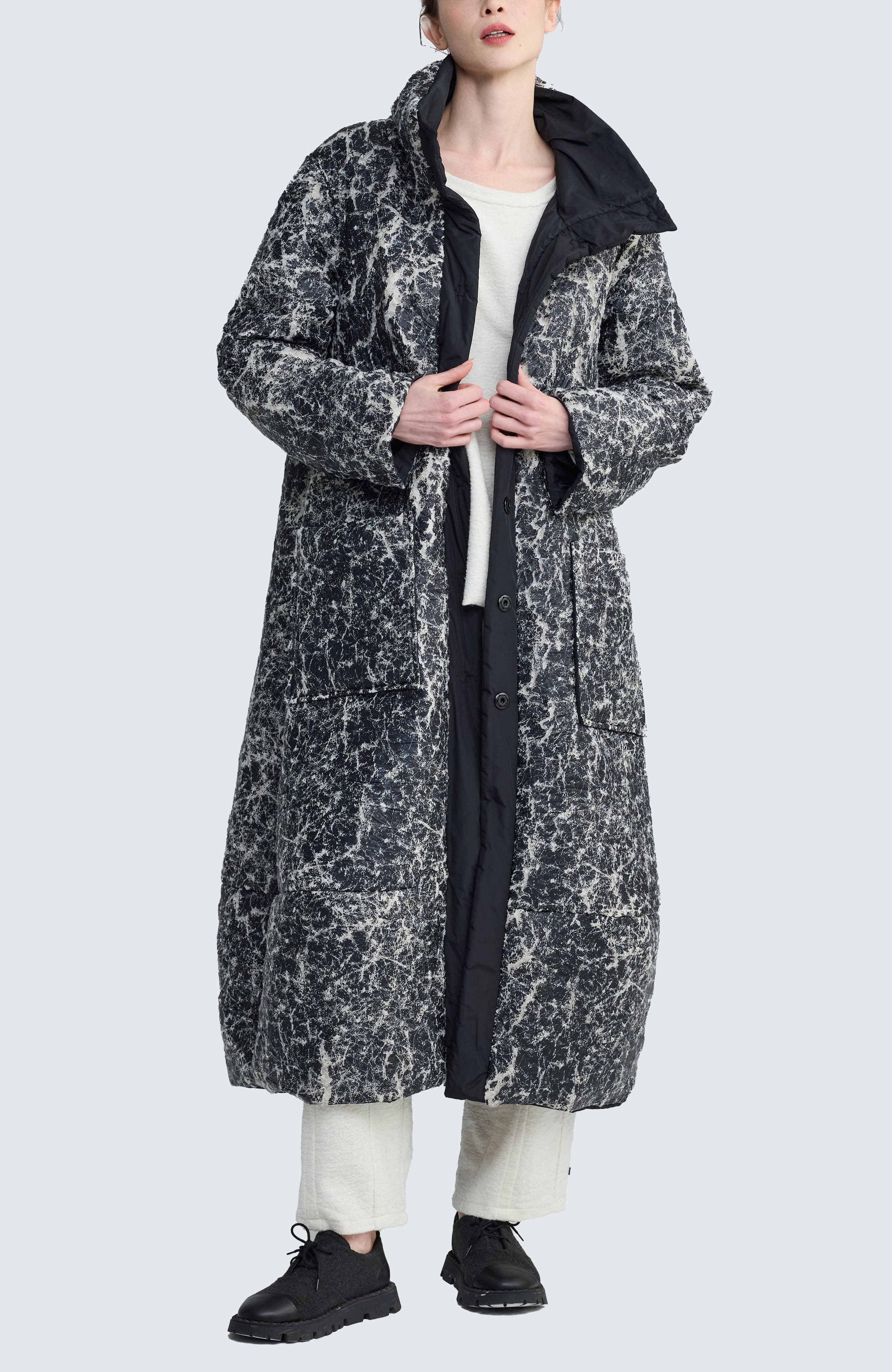 Ecru Black