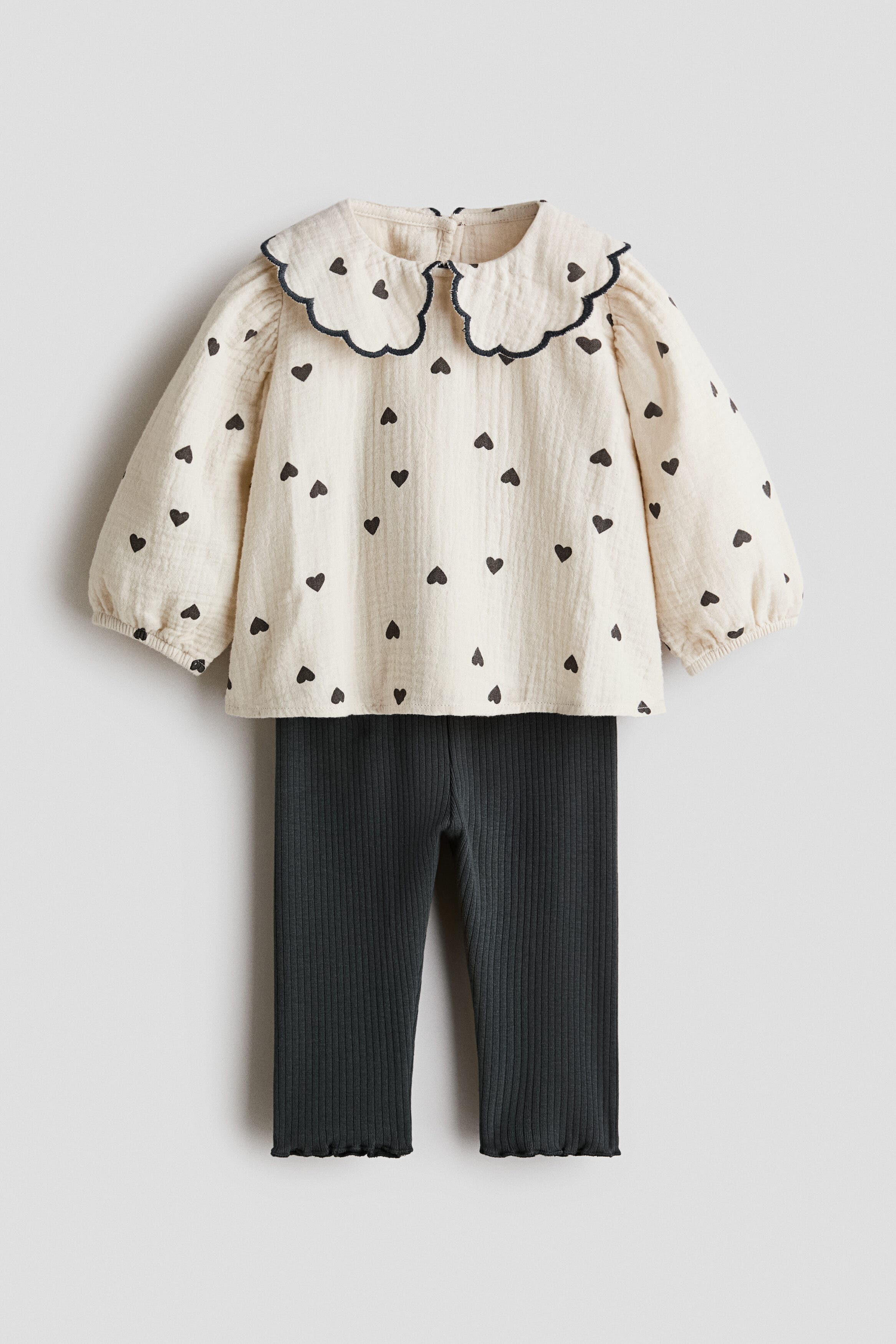 selected Light beige/hearts