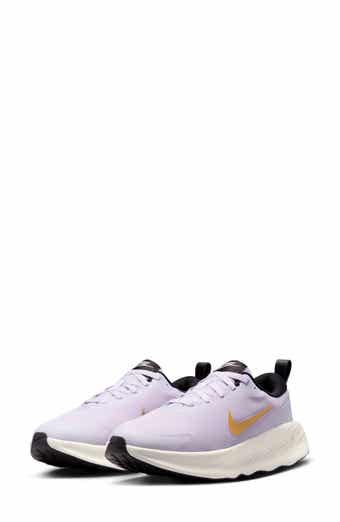 Nike Legend Essential 4 Walking Shoe