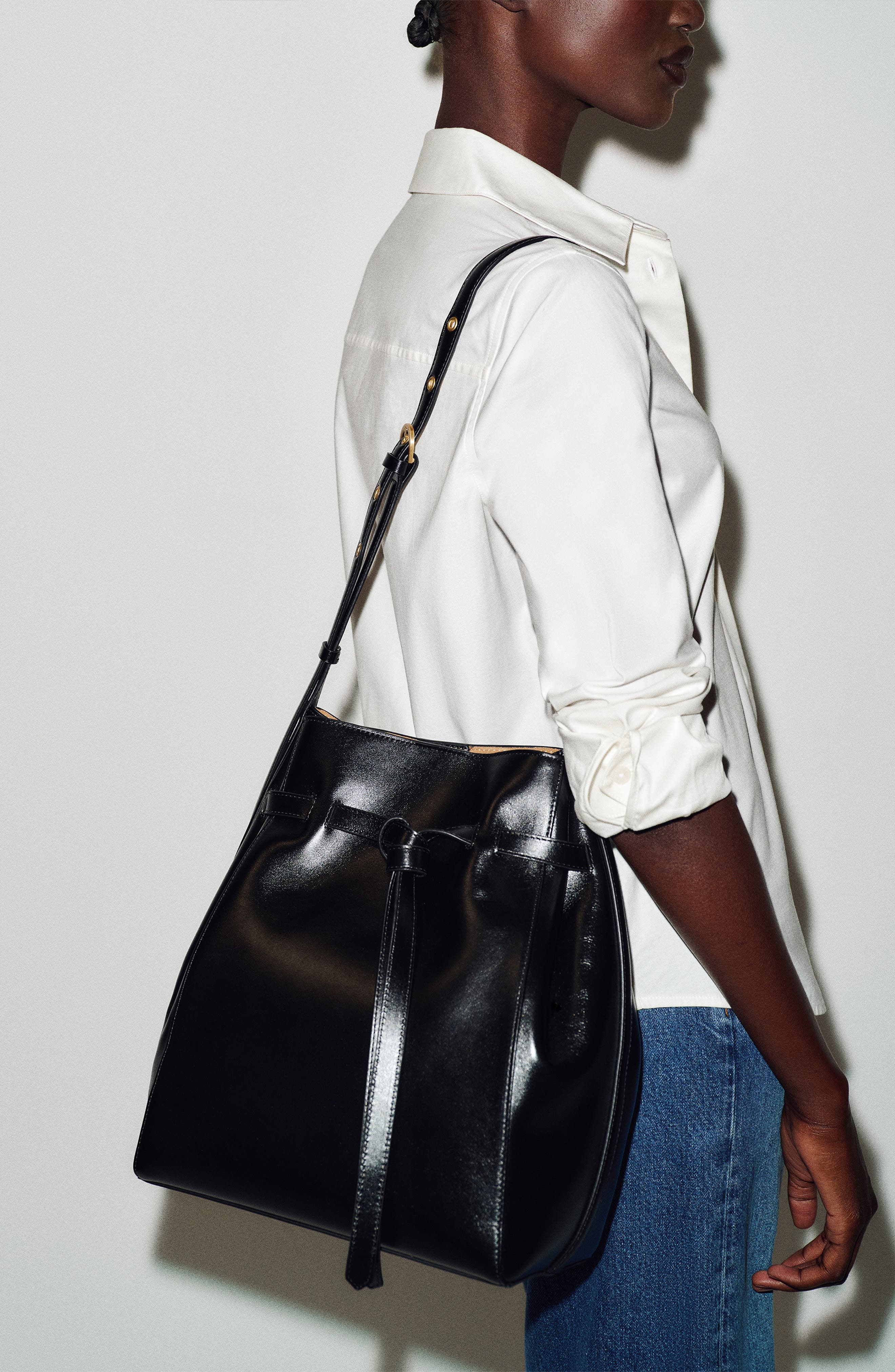 Beatrice Leather Bucket Tote, Alternate, color, BLACK LEATHER