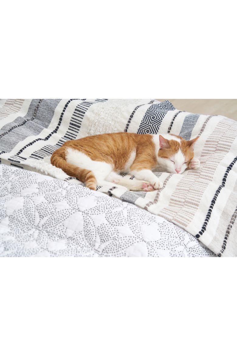 Barton Dune Onyx Throw Blanket, Alternate, color, Grey