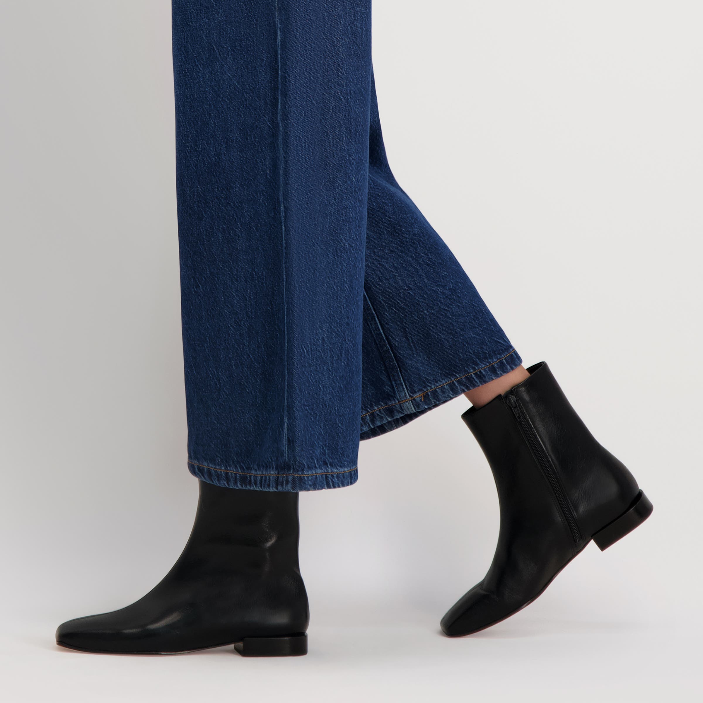 Bernardo Footwear Belfast Ankle Bootie, Alternate, color, Black