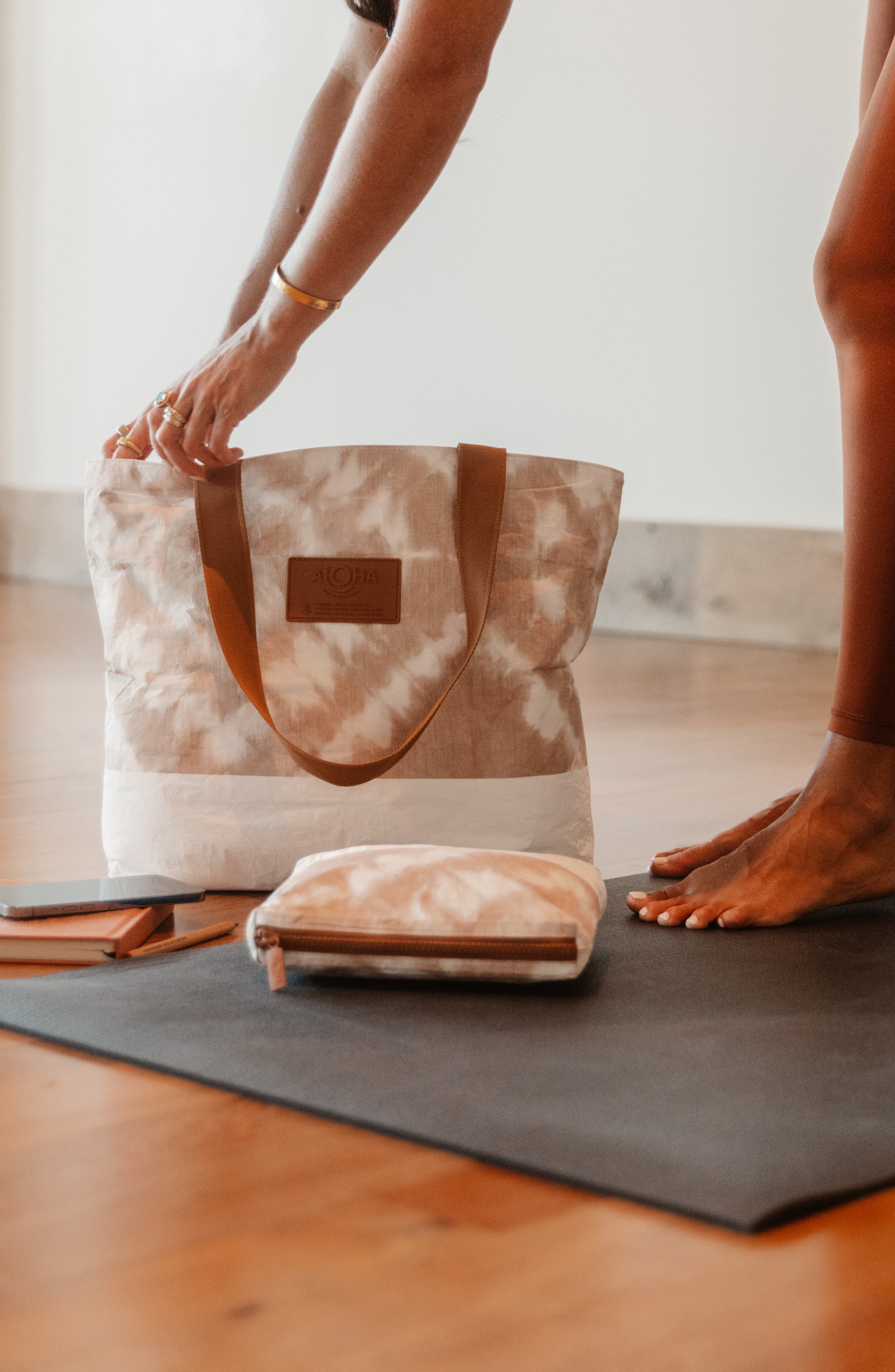 Aloha Collection Shibori Day Tripper Water Resistant Tyvek<sup>®</sup> Tote, Alternate, color, 