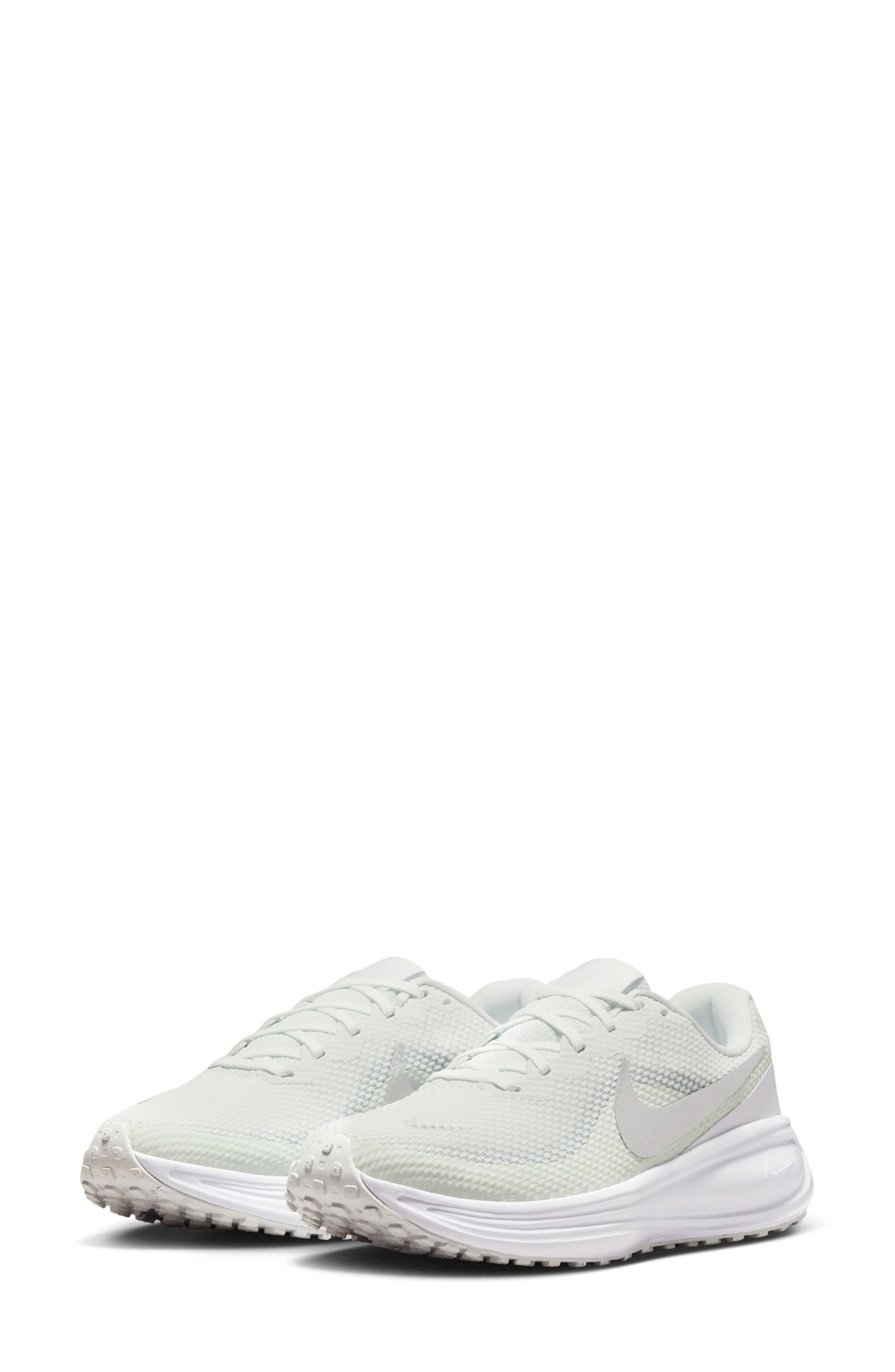 Nike Revolution 8 Running Shoe