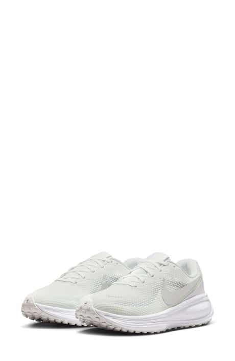 Nike Revolution 8 Running Shoe