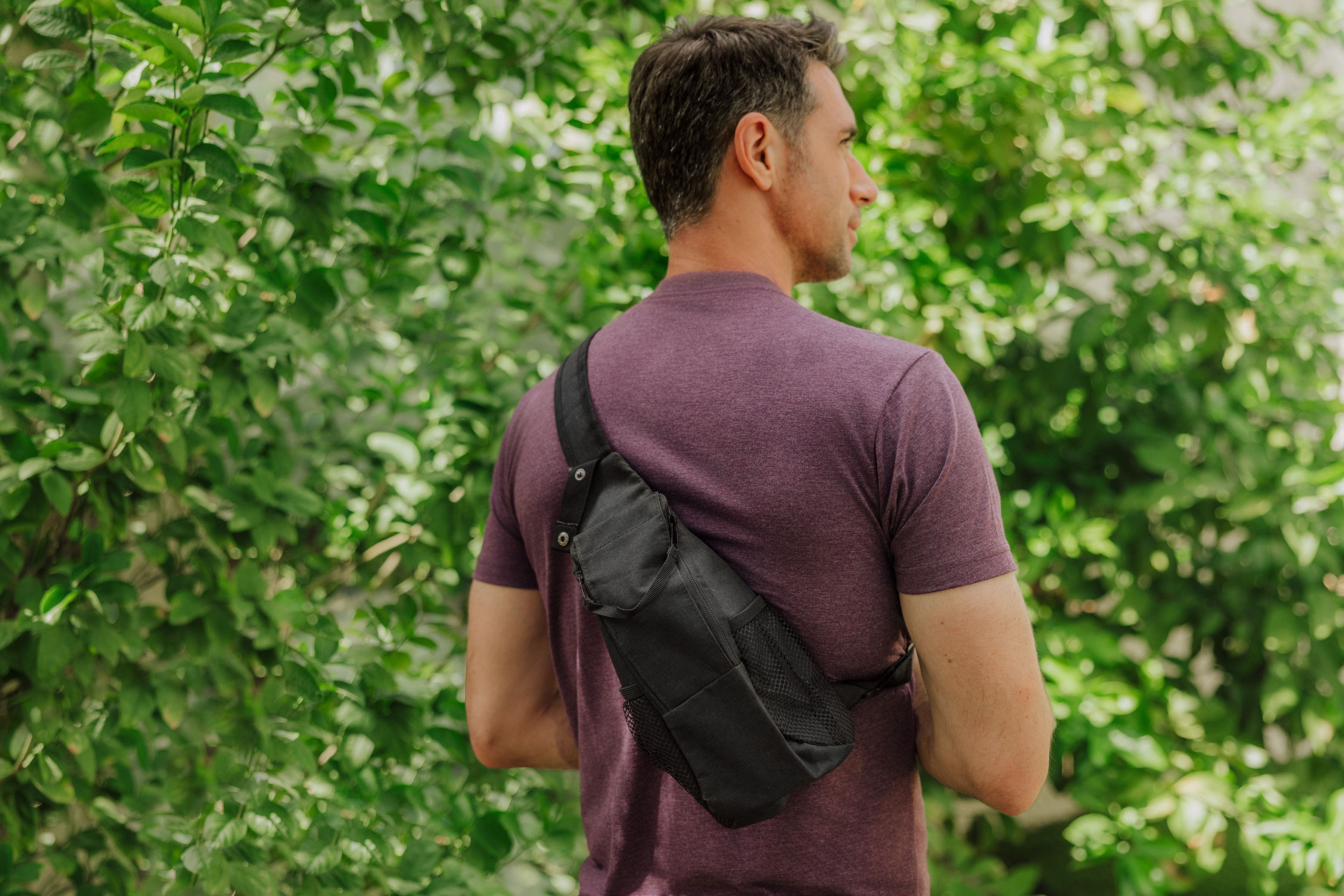 Oniva Strider Crossbody Cooler Sling Bag, Alternate, color, Black