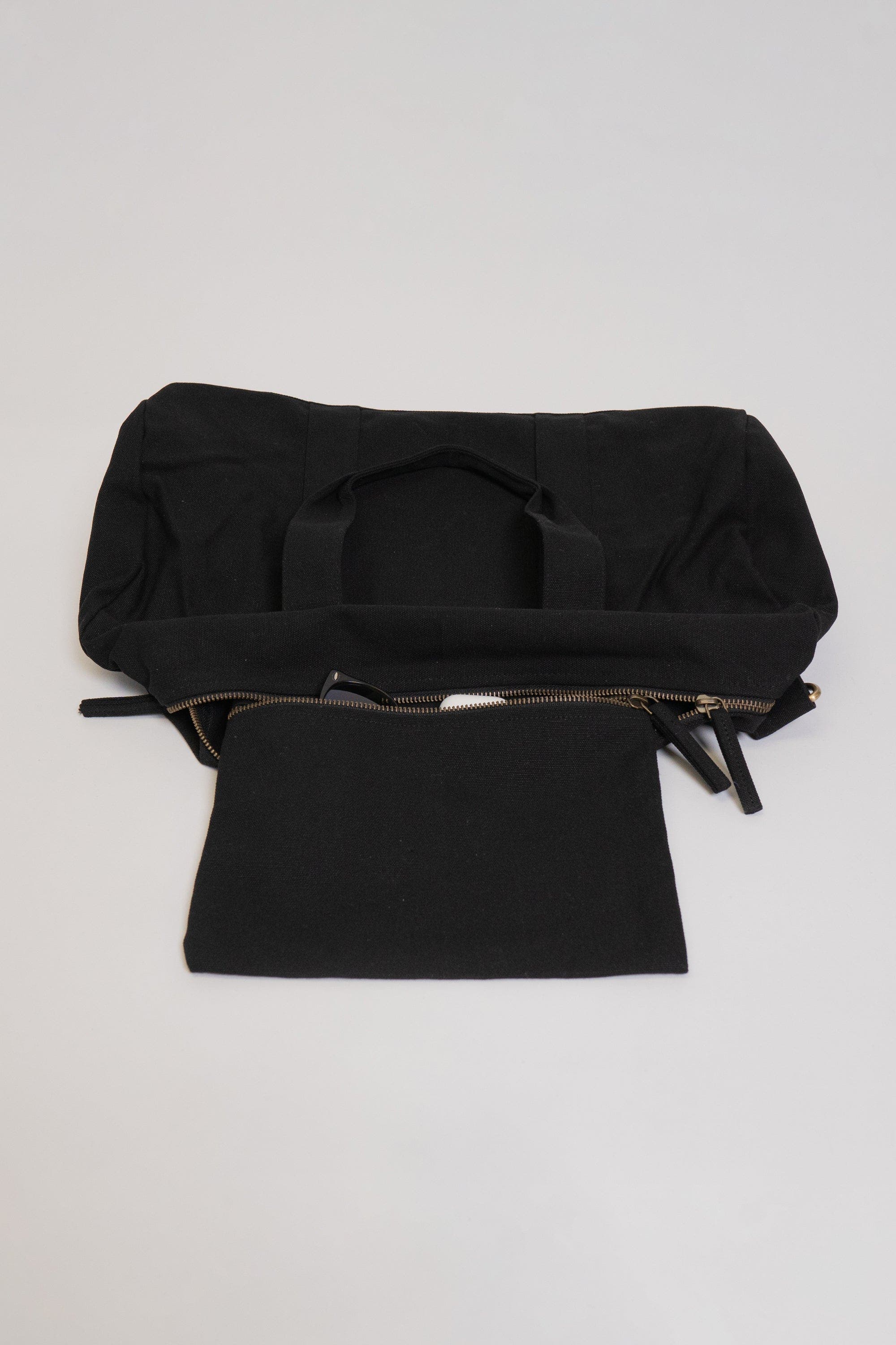 Terra Thread Organic Cotton Gym Bag, Alternate, color, Ivory Black